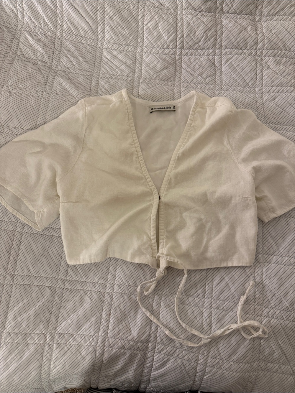 Abercrombie & Fitch Off-White Tie-Front Cropped Knit Top